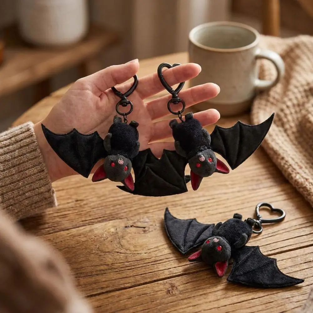 Portable Transformable Bat Keychain Novelty Gothic Bat Keychain with Wings Red Eyes Animal Cute Bat Keyring Halloween Gift