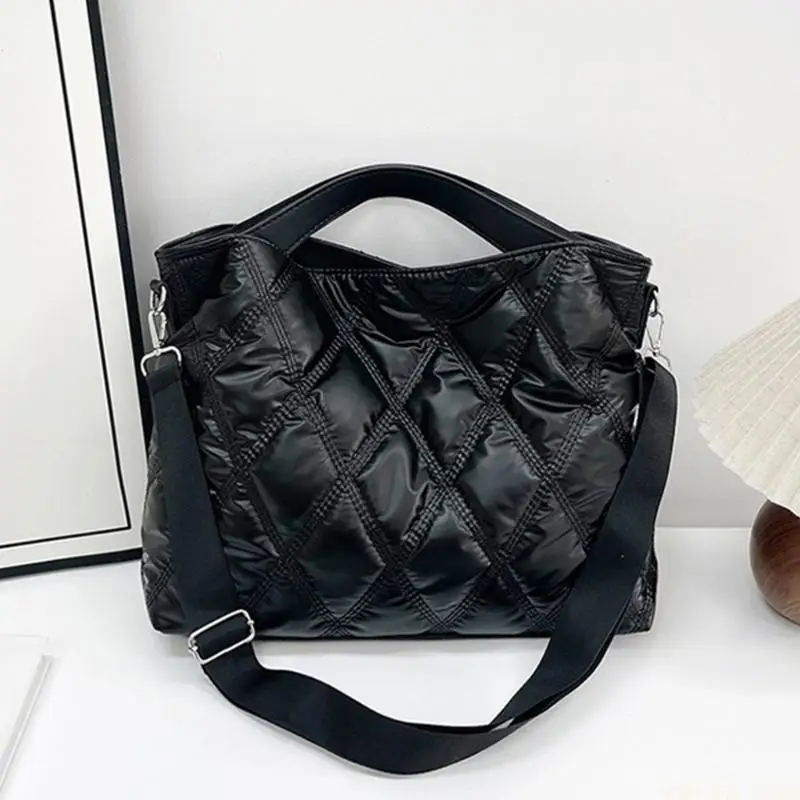 

X90D Wear Resistant Shoulder Bag Quilted Pattern Roomy Storage Compartments Comfortable Carry Handle