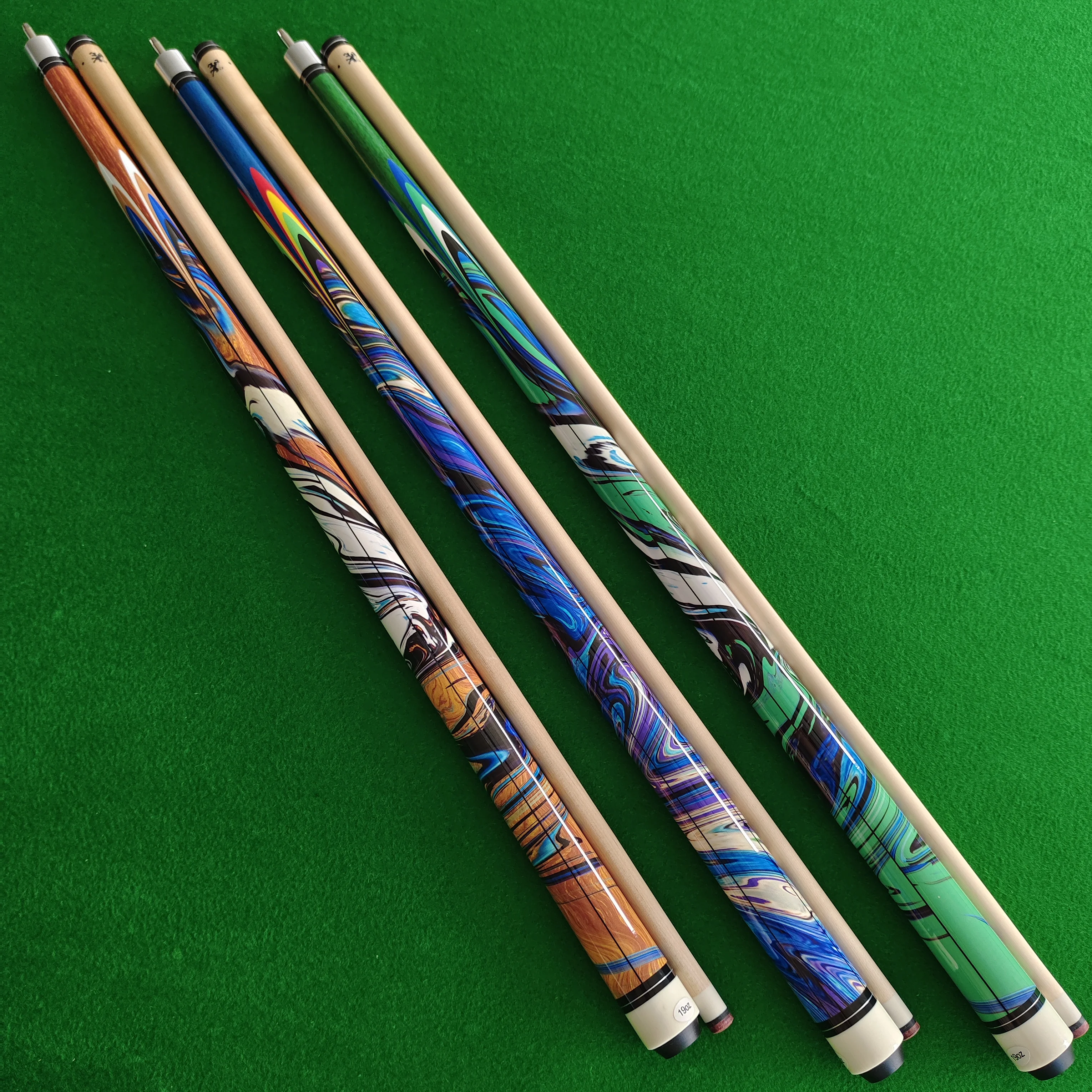 

Professional High Quality Free Shipping Colorful Design Maple Wood 13mm Tips Billiard Cue Stick Taco de Billar