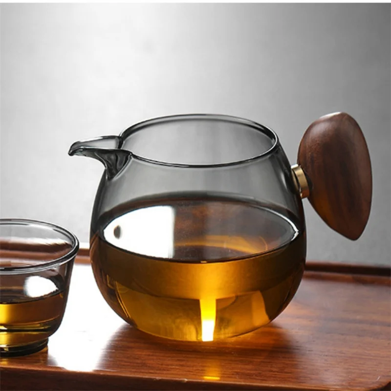 300ML Heat-resistant Glass Tea Pitcher Fair Cup With Wooden Handle Justice Cup Chahai Kung Fu Teacup Tea Set Accessories Teaware