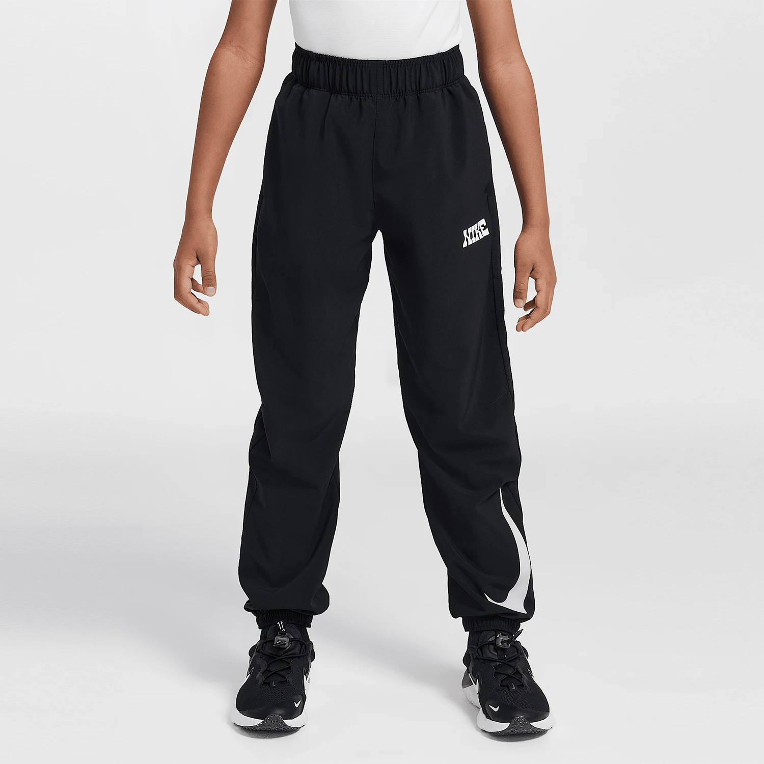 

Оригинальные спортивные зауженные повседневные брюки Nike Multi Dri-FIT для мальчиков IF0604-010