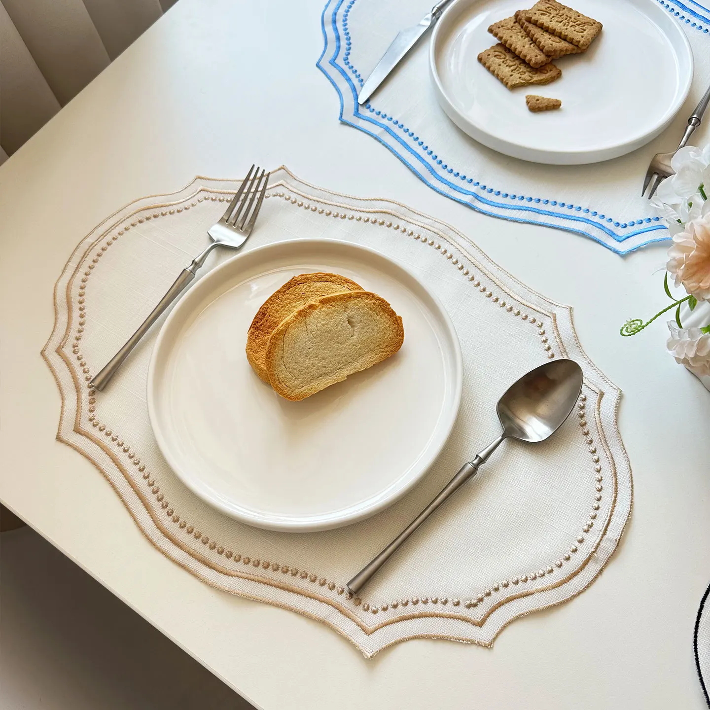 Retro Embroidered Cloth Coaster – Instagram-Style Embroidered Linen-Cotton Look Decorative Coaster, Washable, French Lace Napkin