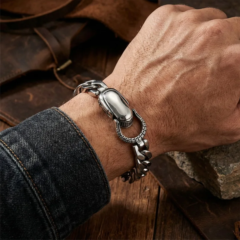 Men's Cool Stainless Steel Cuban Link Wristband Shiny Silver Color Alien Engraved Clasp Thick Curb Chain for Punk Daily Wear
