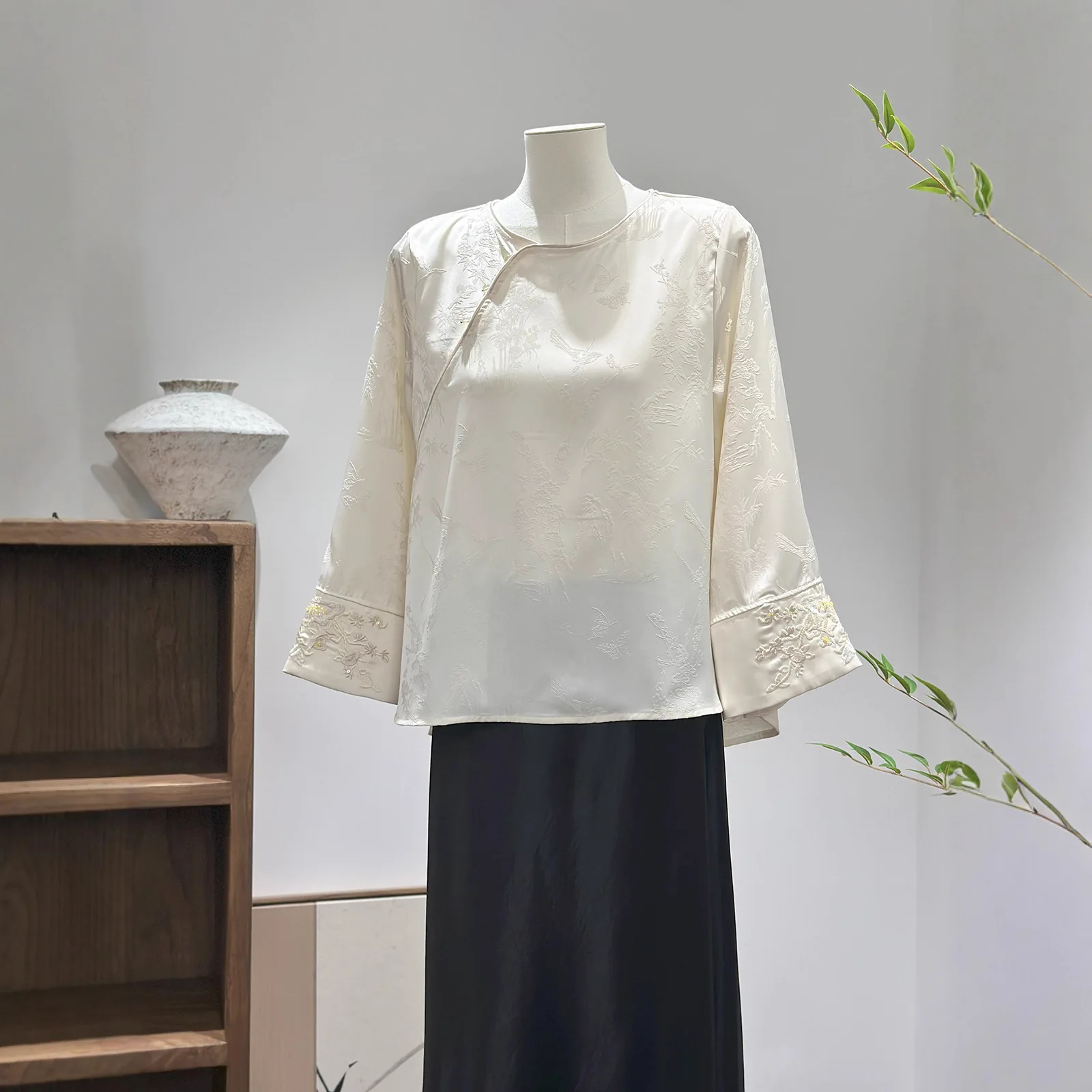 New Chinese Style round Neck Embroidered Long Sleeve Shirt Women's Commuter Floral Print Top Match All Seasons Autumn Sleeve