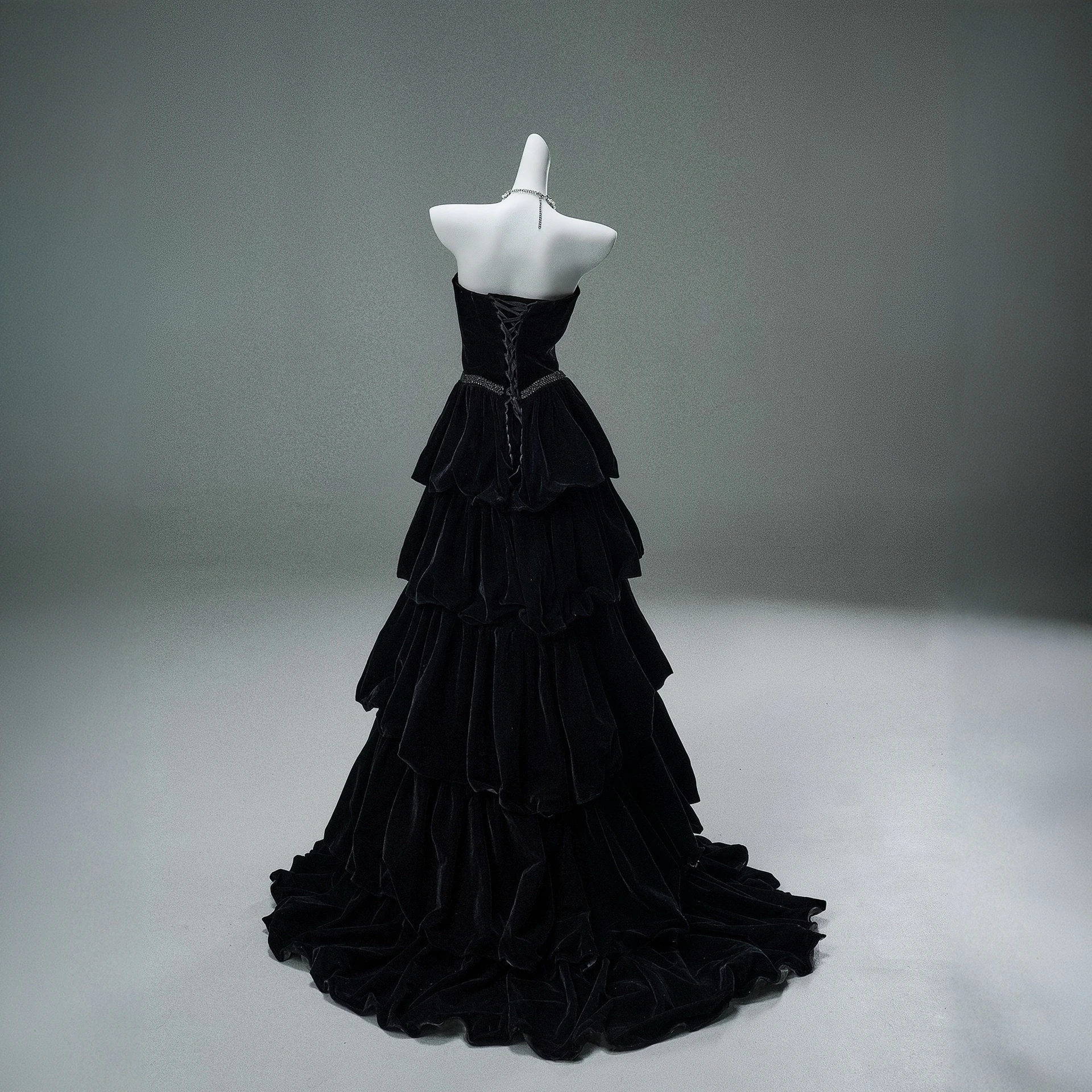 Black Cocktail Dress Strapless Backless A-Line RhineStone Beaded Temperament Long Celebrity Evening Gown for Graduation Banquet