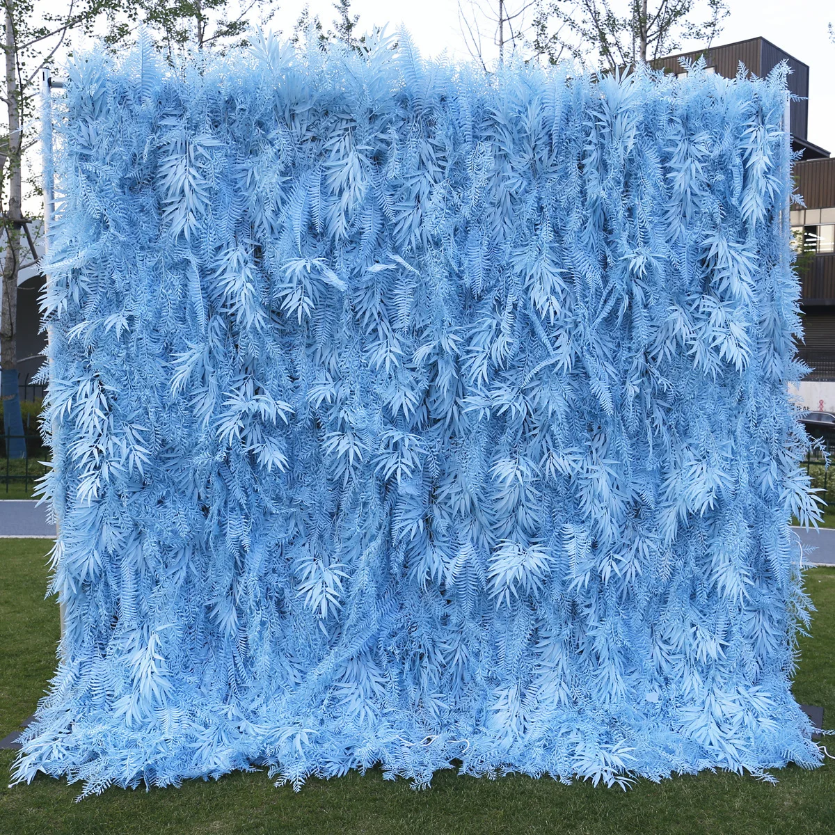 

Blue-toned fabric floral wall backdrop, wedding decoration, outdoor wedding setup props, artificial flowers