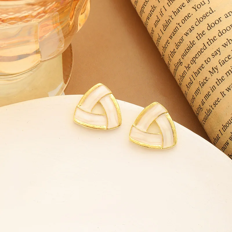 Fashion Luxury Triangular Stud Earrings with Modern Women Earrings Daily Wear Versatile Ear Jewelry