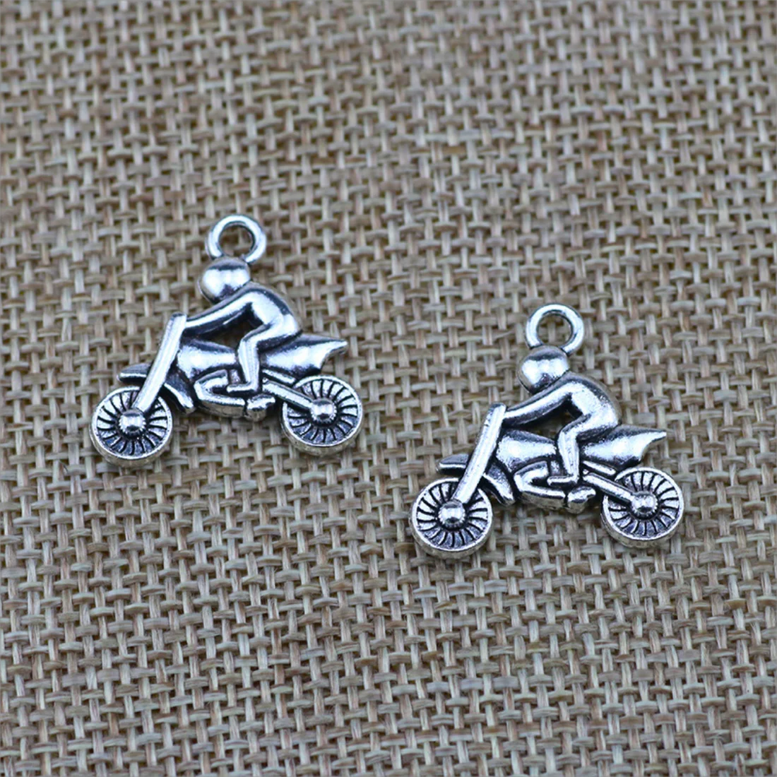 10Pcs/Lot Charms Motorcycle Motorcross 20x22mm Antique Silver Color Pendants Making DIY Handmade Tibetan Finding Jewelry