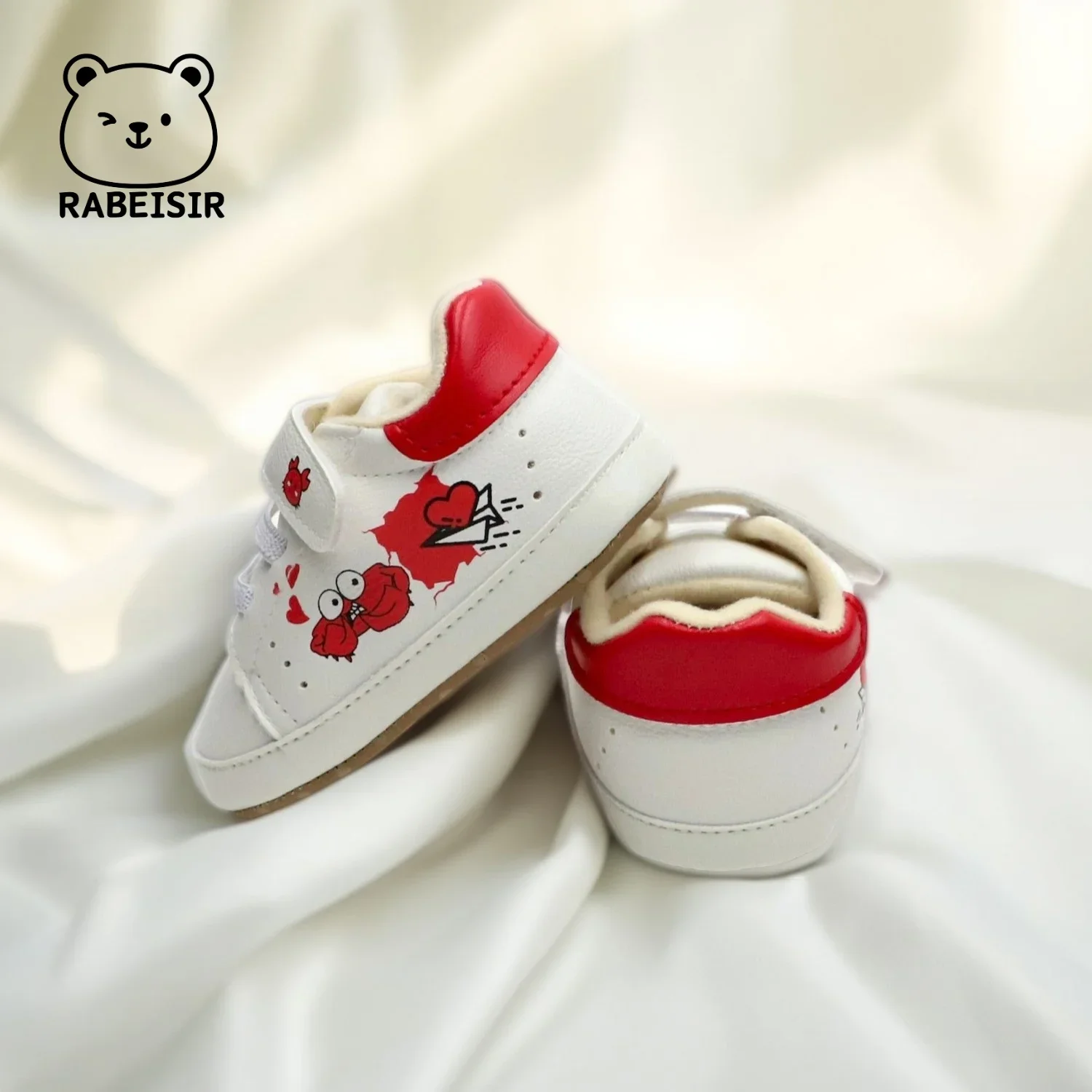 أحذية أطفال من الذكور والإناث أحذية رياضية بنعل ناعم قابلة للتنفس على طراز الرسوم المتحركة