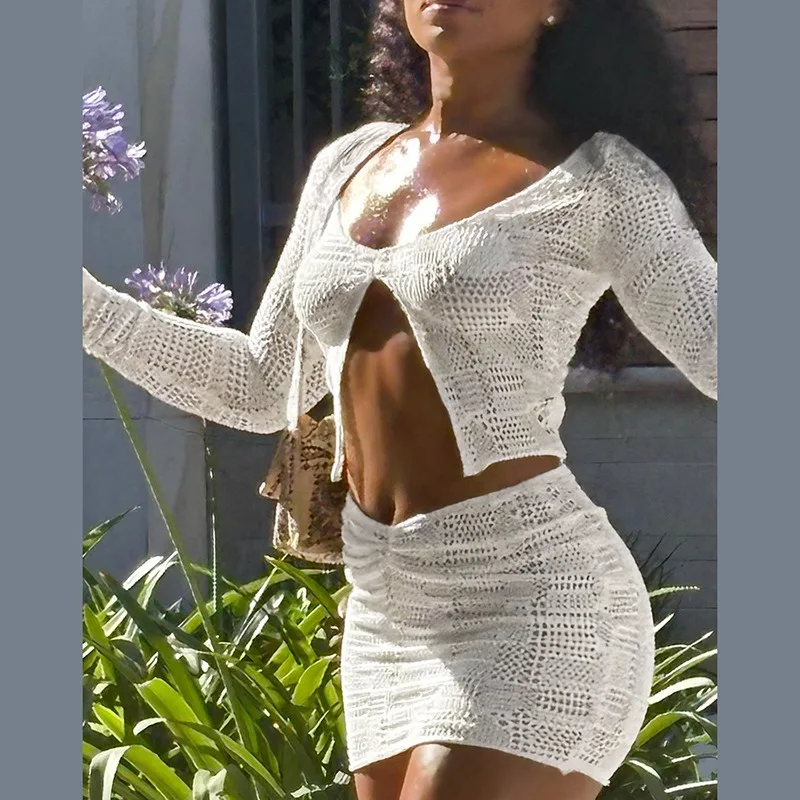 Conjunto de minissaia e Hollow See Through Crop Top, Top de manga comprida, Decote V, Fino, Monocromático, Elegante, Outfits de rua, Verão, Outono, 2 peças, 2022