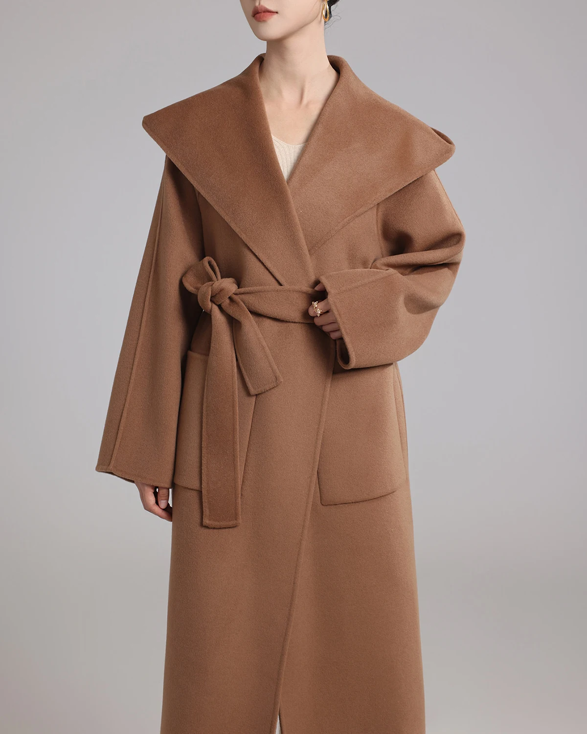 

Классическое элегантное двустороннее кашемировое пальто ручной работы высокого качества на заказ, женское свободное повседневное шикарное пальто средней длины с капюшоном