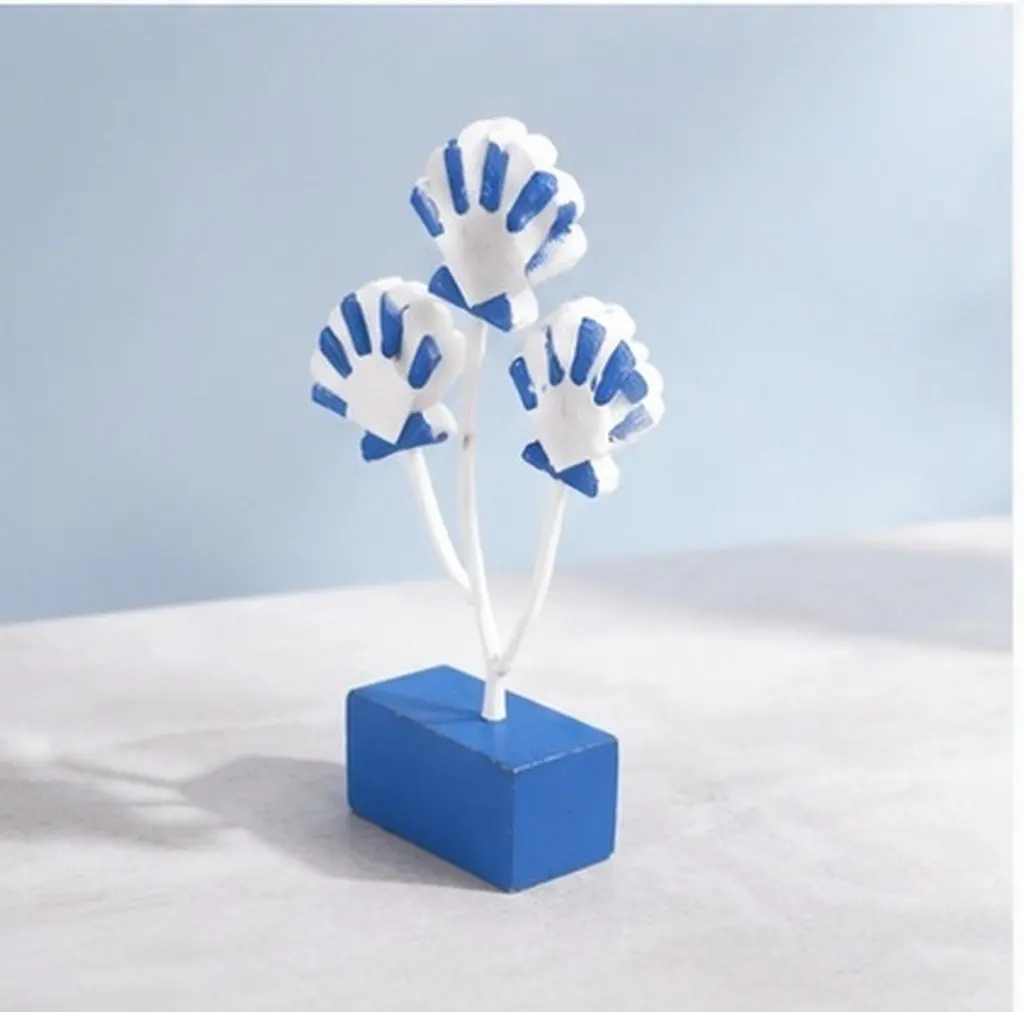 Wooden Shell Statue Nautical Coastal Decor Elegant Tabletop Decoration for Living Room Bedroom Office Home Desktop Adornment