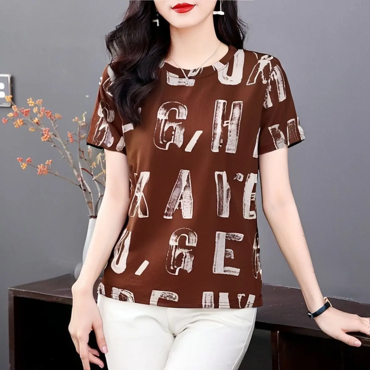 

Элегантная женская футболка свободного кроя с коротким рукавом и круглым вырезом, с принтом, повседневная, универсальная, омолаживающая, для женщин среднего возраста