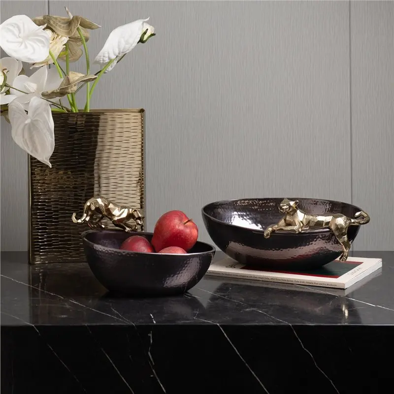 Indian aluminum golden leopard decorative handmade fruit bowl, square metal tray, high-end storage leopard ornament