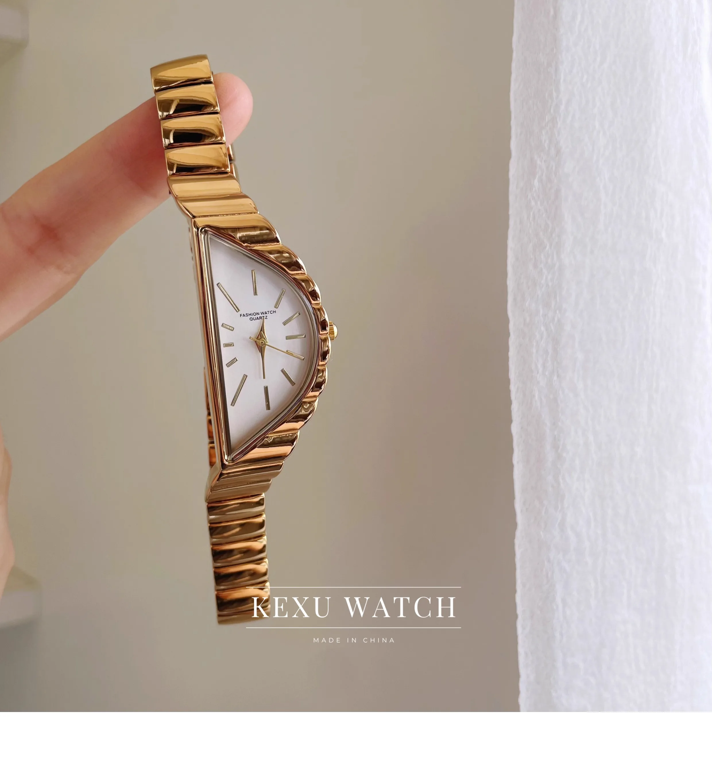 Relógio feminino em formato de meia lua de inspiração vintage, relógio elegante com pulseira de ouro/prata para mulheres, relógio feminino em formato de meia lua