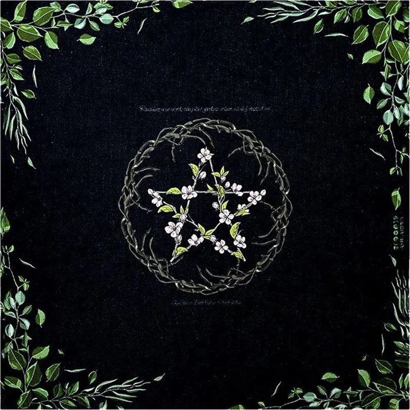 VIKAMA Celestial Compass Tarot Altar Cloth Black Gold Witchy Divination Mat for Tarot Reading Spiritual Astrology Home Decor