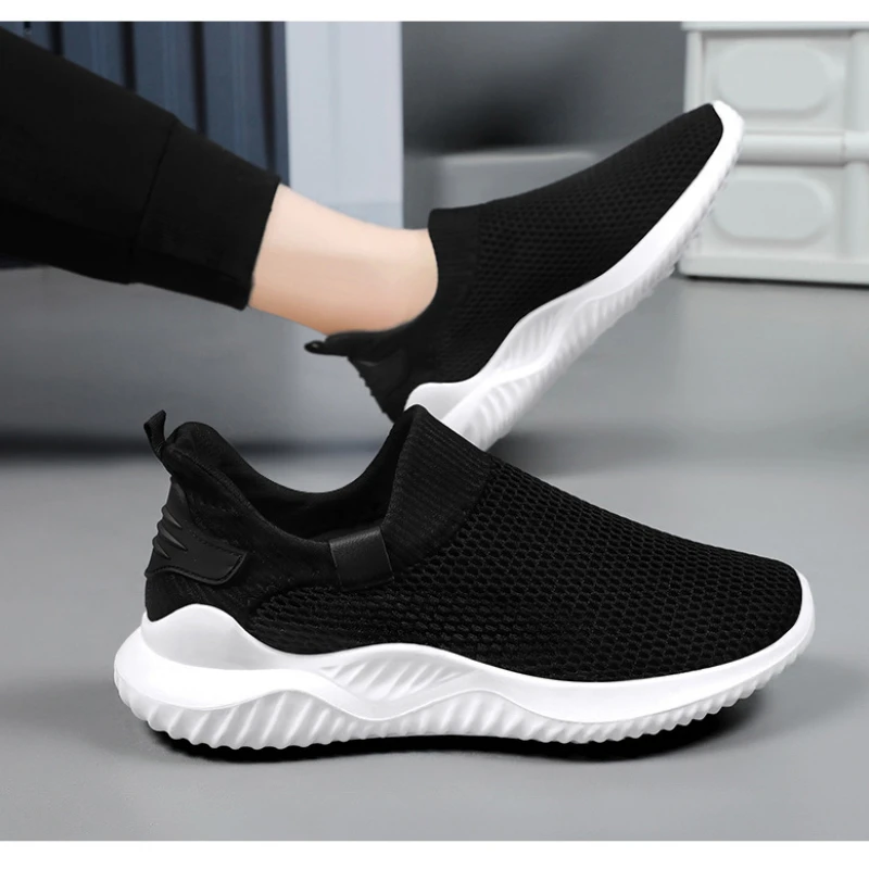 Herren 2024 Frühling/Sommer neue Mesh Single Schuhe Lazy Kick Herren schuhe weich, atmungsaktiv und cool Sportschuhe