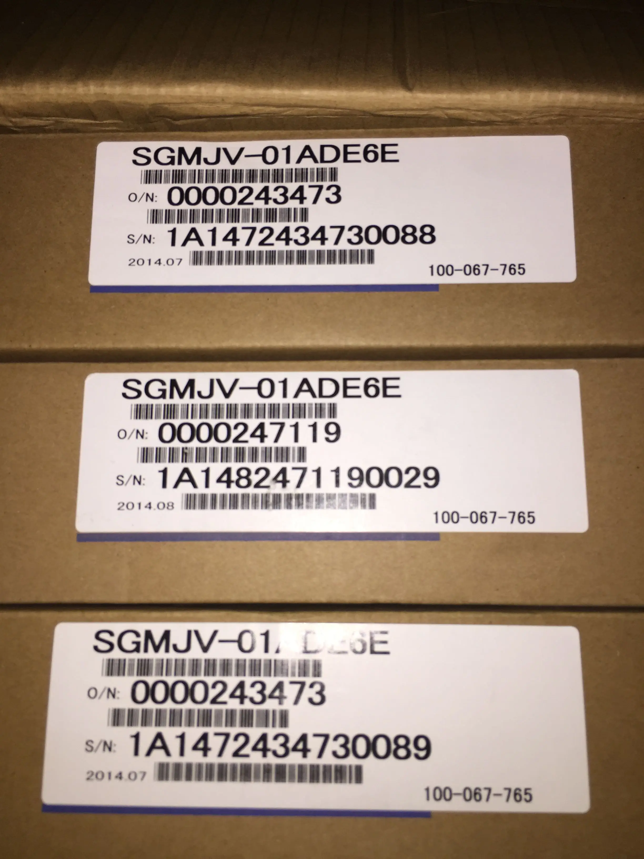 Original New Yaskawa SGMJV-04AAA61/SGMJV-04ADE6S/SGMJV-04ADD6S