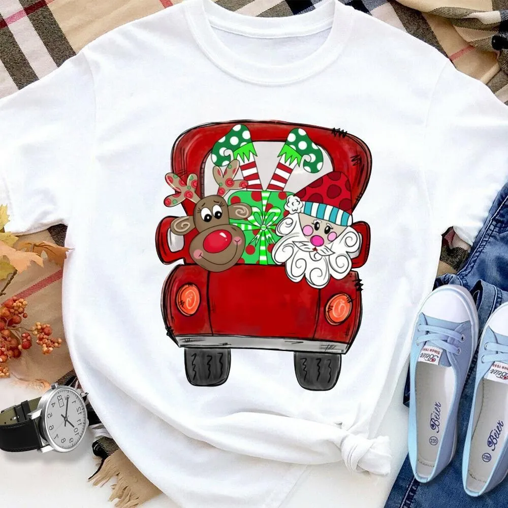 سانتا كلوز الرنة القيادة سيارة حمراء عيد ميلاد سعيد تي شيرت