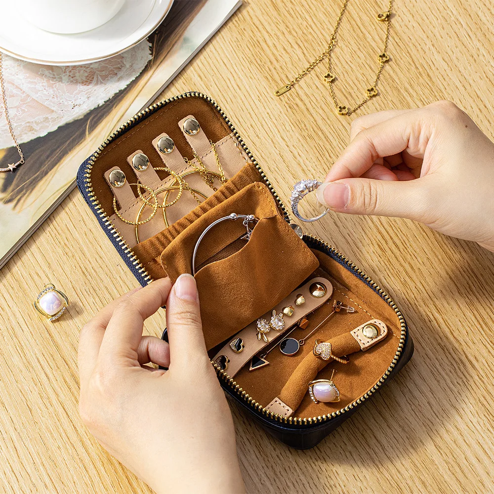 Travel Jewelry Cases with Crocodile Pattern Leather Zipper Women's Daily Accessories Organizer with Earring Holders & Ring