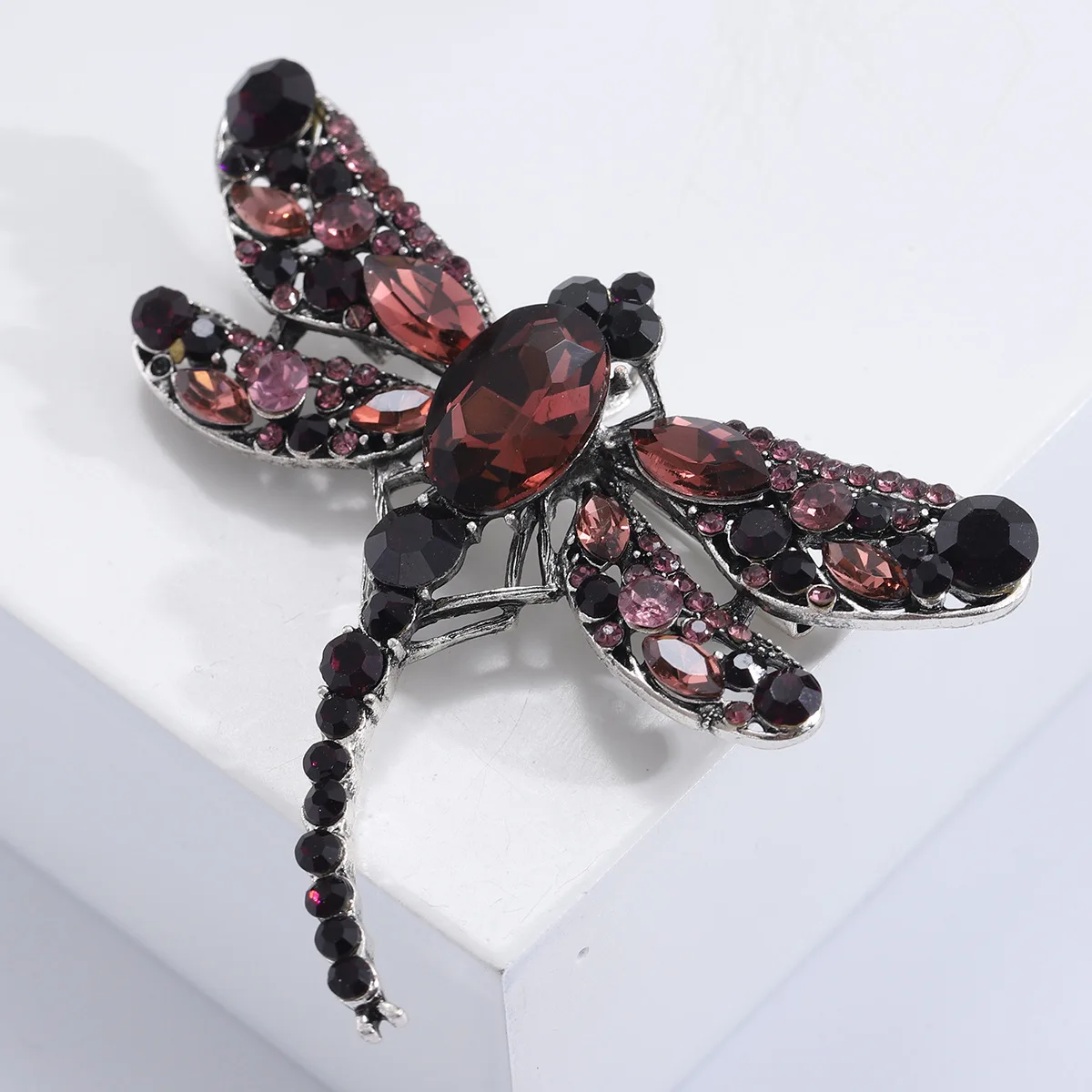 Women Large Crystal Vintage Dragonfly Brooches Gradient Zircon Insect Brooch Lapel Pin Fashion Dress Coat Accessories Cute Jewel