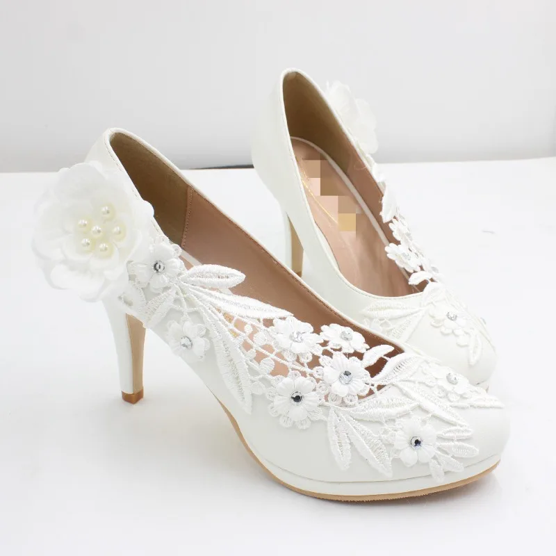 Zapatos de tacón de mujer de encaje de PU, tacones finos de 8 CM, punta redonda mate, zapatos de boda hechos a mano decorados con diamantes de imitación florales blancos para boda