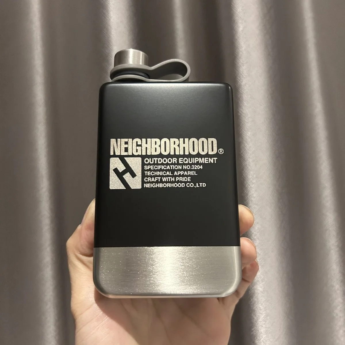 

Wine flask outdoor travel portable metal mini pit falling pit pressing high-end stainless steel wine set new luxury