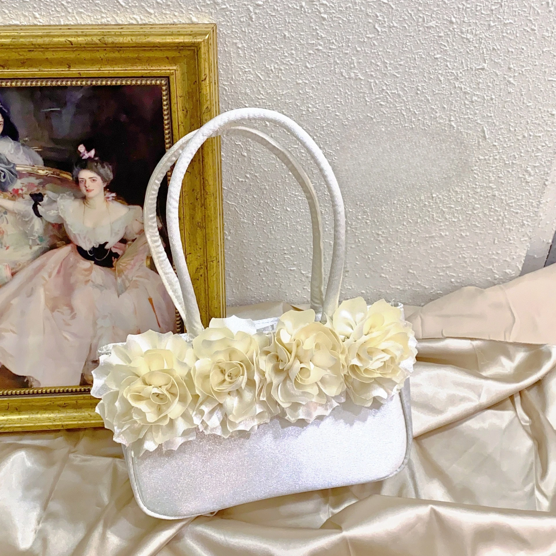 French sweet celebrity temperament simple three-dimensional flower handbag light luxury high-end silk satin underarm bag