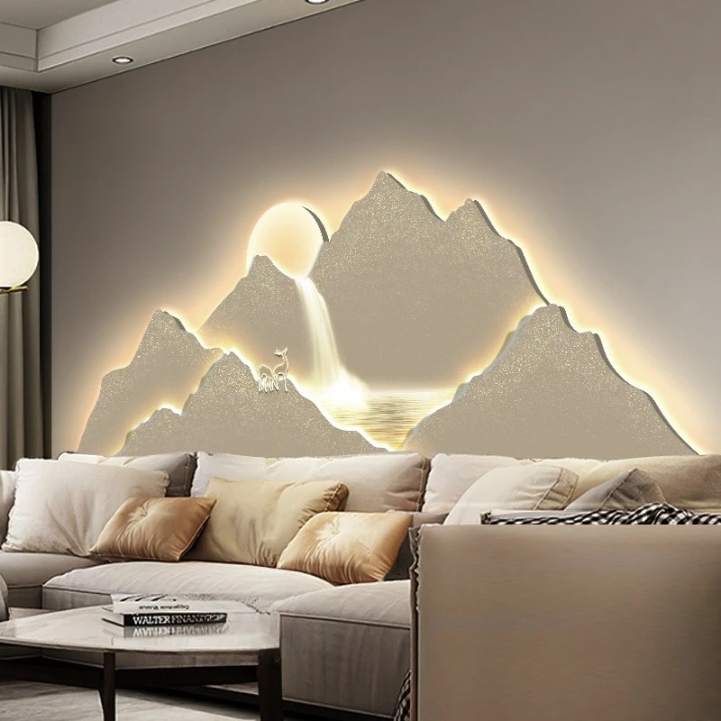 Es gibt Rückflüge auf der Rückseite, dekorative Gemälde im Wohnzimmer, leichte Luxus-Atmosphäre, Sofa-Hintergrund, Wandbehangfarbe