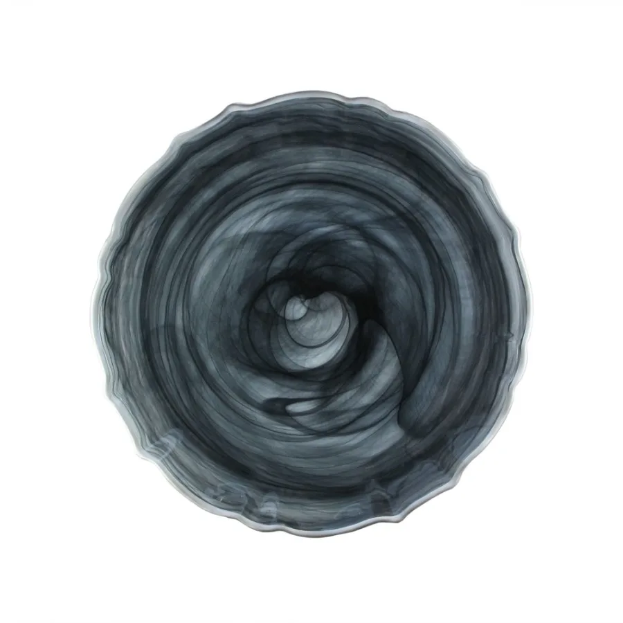 

Тарелка Alabaster Scallop Black 13 с серебряным ободком
