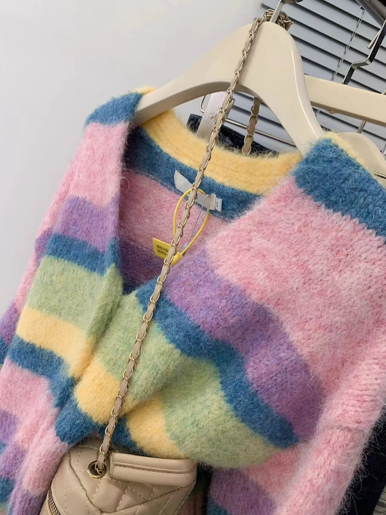 Cardigan listrado arco-íris para mulheres, suéter com gola v, jaquetas soltas de malha, casacos femininos, outono e inverno, 2024