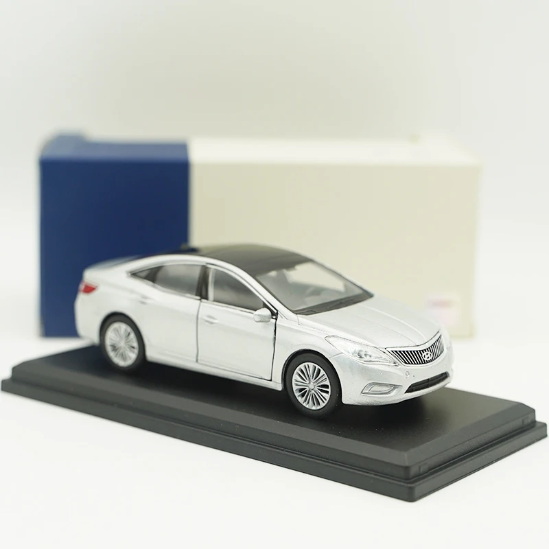 โมเดลรถเหล็กหล่อ HYUNDAI GRANDEUR สเกล 1/38 ของเล่นสะสม ของเล่นเด็ก พร้อมกล่องเดิม