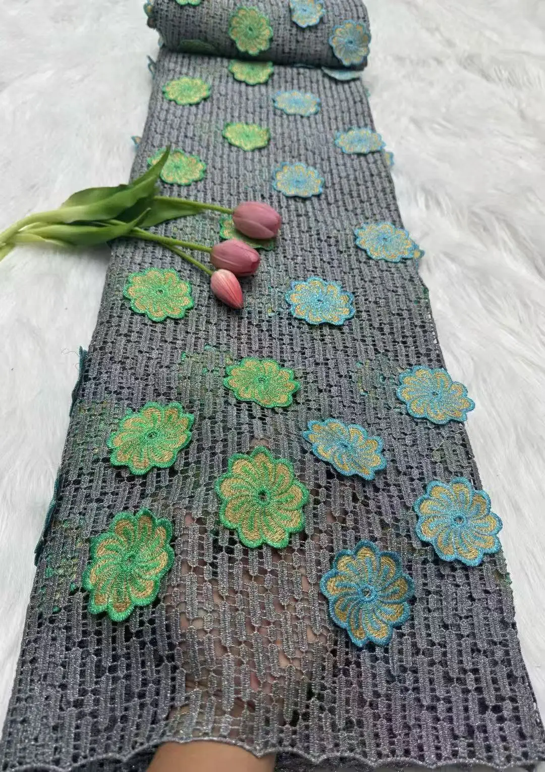 

Nigerian 3D Water Soluble Lace Fabric Sequins African Guipure Cord Lace Fabric Embroidery Dresses For Women Autumn And winter