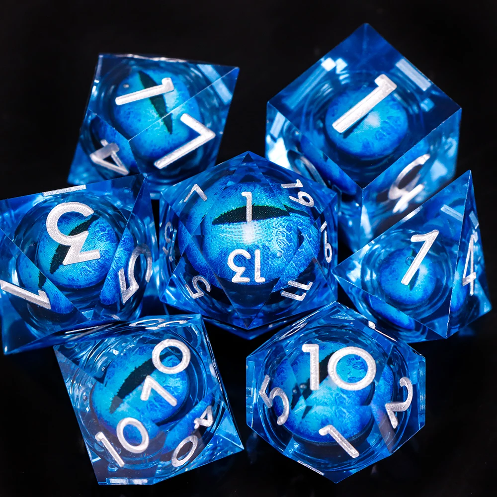 

Набор кубиков Dragon Eye DND, 7-компонентные кубики с жидким сердечником D и D для ролевых игр, кубики из смолы с острыми краями для подземелий и драконов
