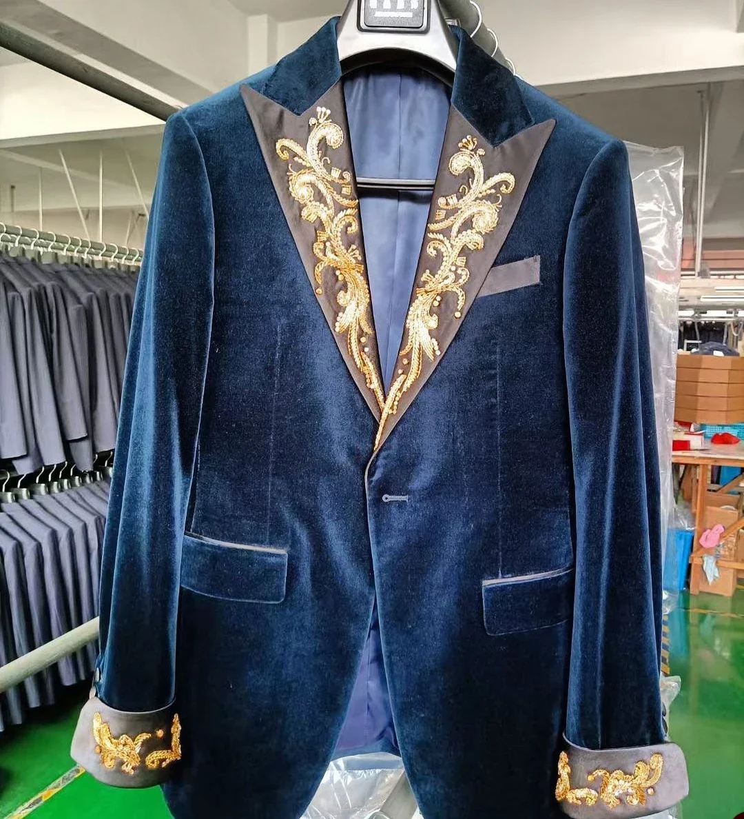 Luxus Herren Hochzeit Blazer Perlen Applikationen Peak Revers Bräutigam tragen Samt Smoking für Abschluss ball Abend party maßge schneiderte nur