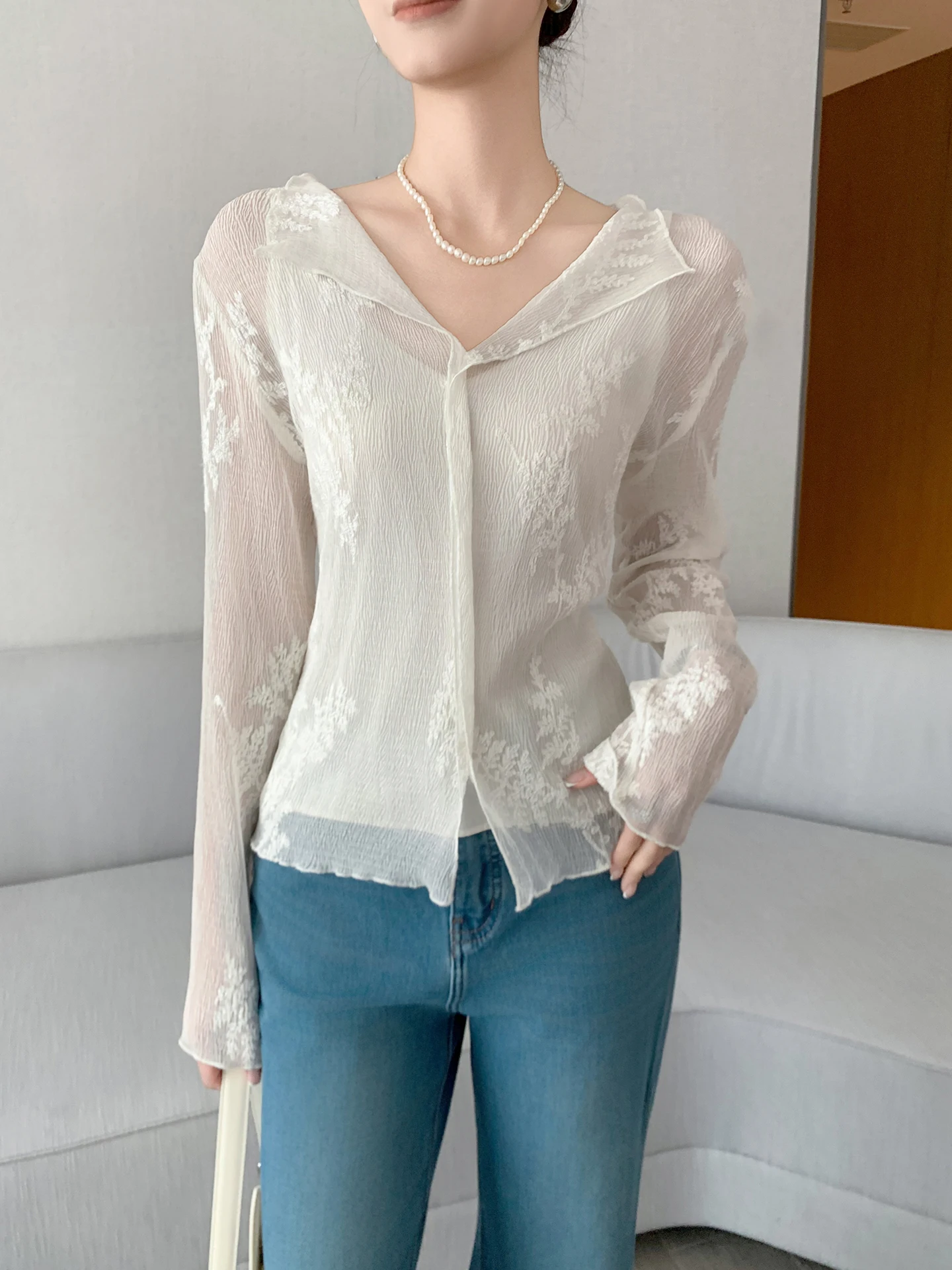 

Elegant White V-neck Long Sleeve Shirt Women's Fashion Casual Style Embroidered Lace Top Age-defying Summer 2026
