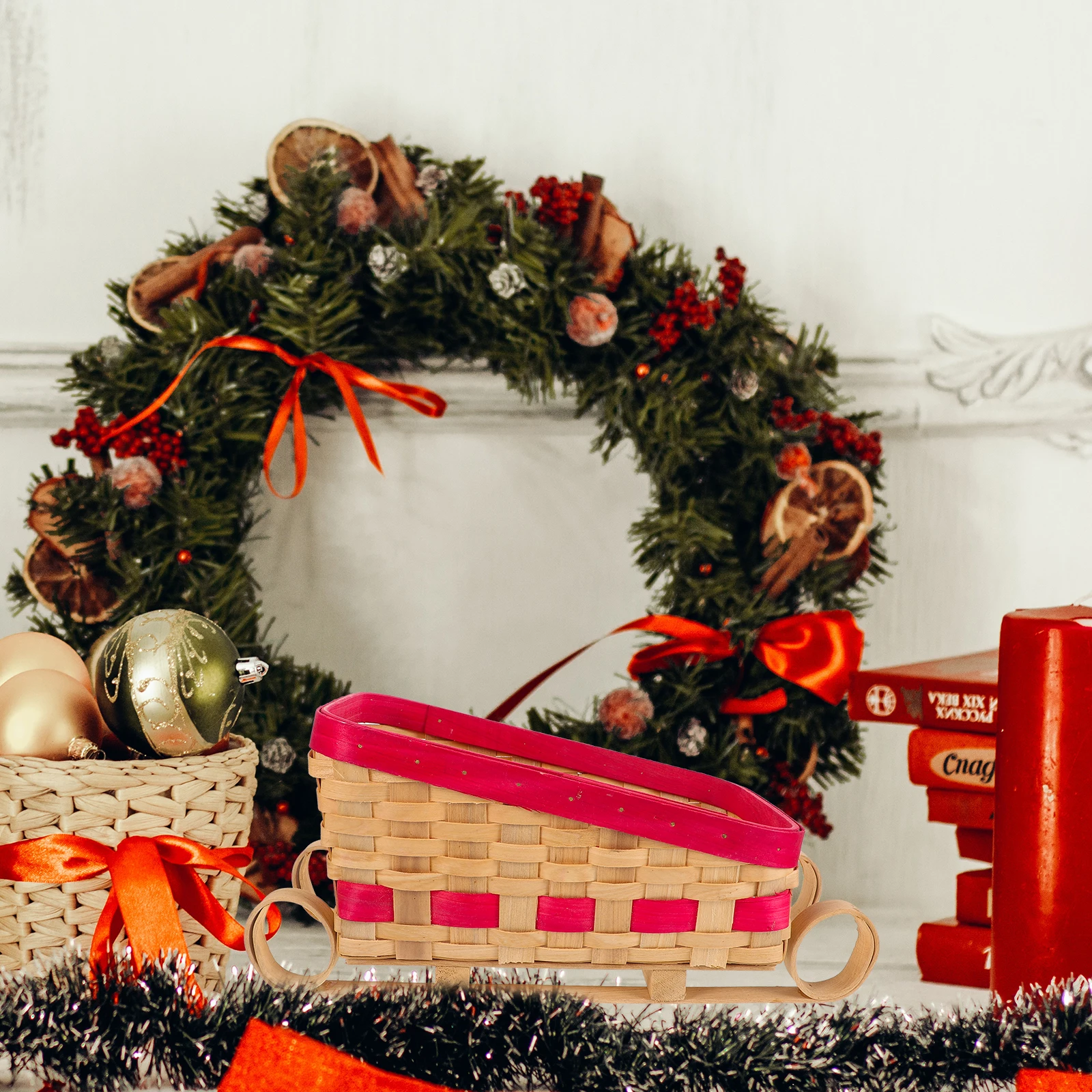 

Christmas Sleigh Decoration Tabletop Ornament for Holiday Home Party Decor Festive Xmas Sleigh Adornment Desktop Centerpiece