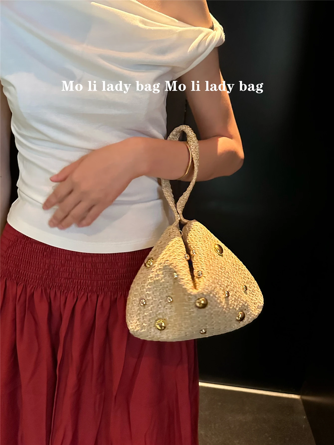 

Ретро-сумка из соломки с золотыми бусинами и жемчугом, маленькая квадратная сумка через плечо, клатч, сумка-клатч на запястье для молодых женщин, для повседневного использования