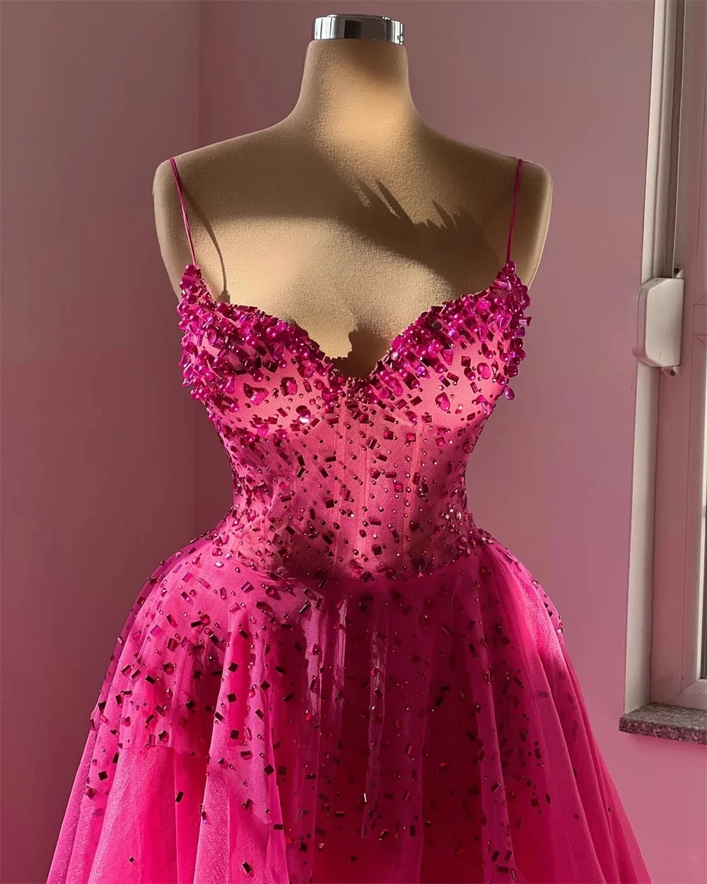 Rose Pink Prom Pageant Dress Straps Crystal Beads Organza A-line Evening Formal Party Gowns Celebrity Gala Robe De Soriee