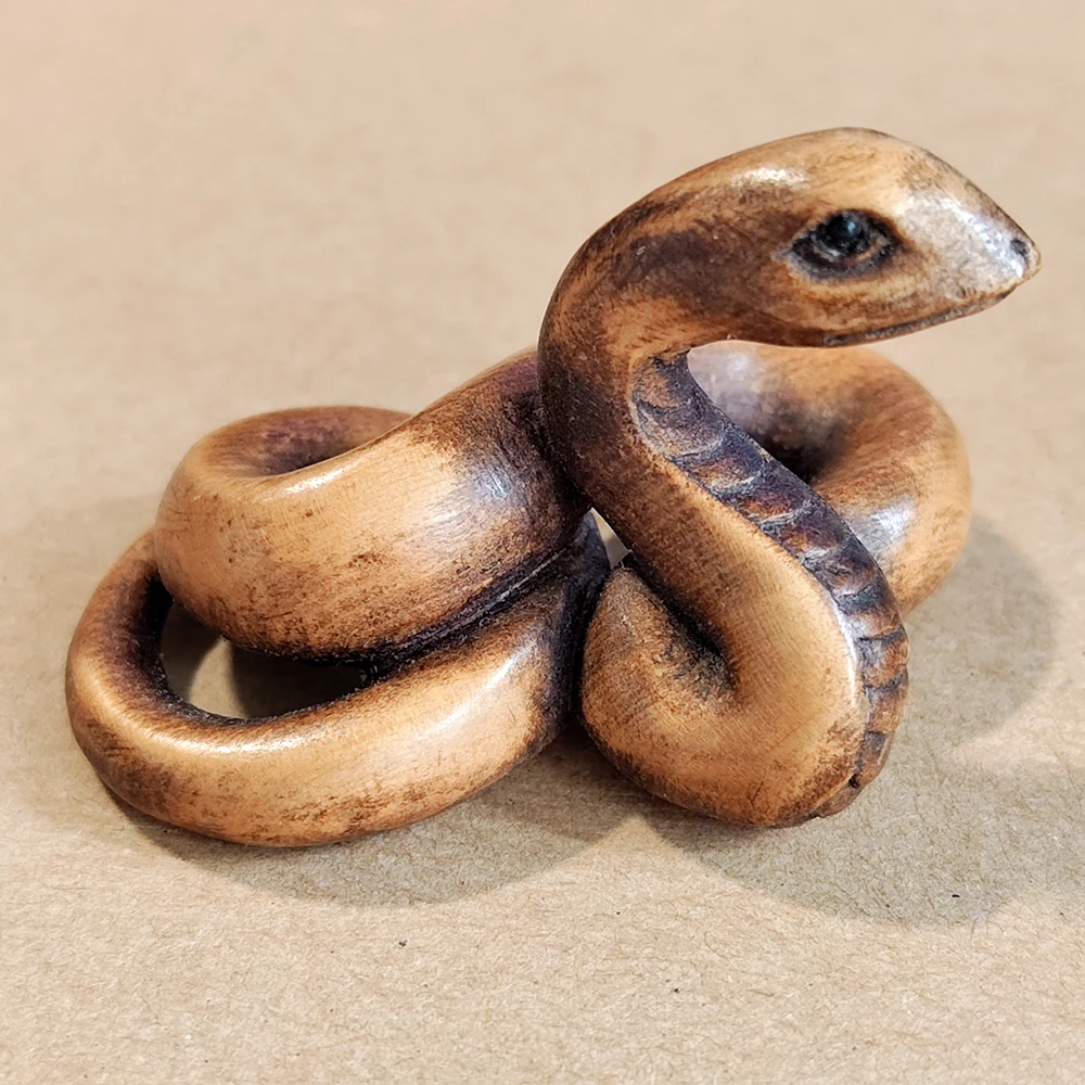

F089 - 30 лет, 2 дюйма, ручная резка, ящик, Netsuke - Snake