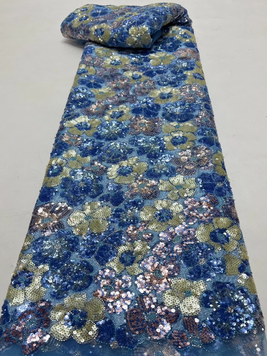 Hot On Sale Fashion Nigeria Fabric High Quality Handmade Embroidery Net Lace Color Flowers Sequin For Making Women Wedding Dress