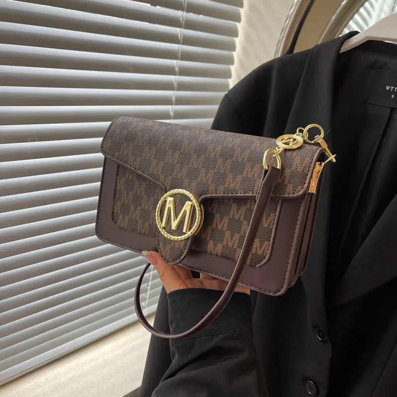 

Дизайнерская сумка через плечо, новинка 2024, для нее, маленький квадратный кошелек с буквенным принтом, сумка через плечо из искусственной кожи, легкая повседневная шикарная сумка