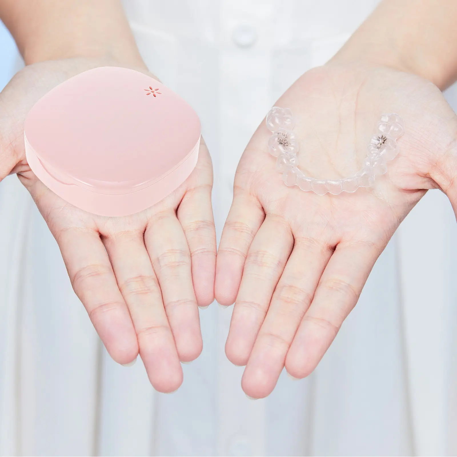 Portable Retainer Storage Box Dustproof Waterproof Cartoon Denture Case with Mirror Compact Orthodontic Invisible Brace Cleaner