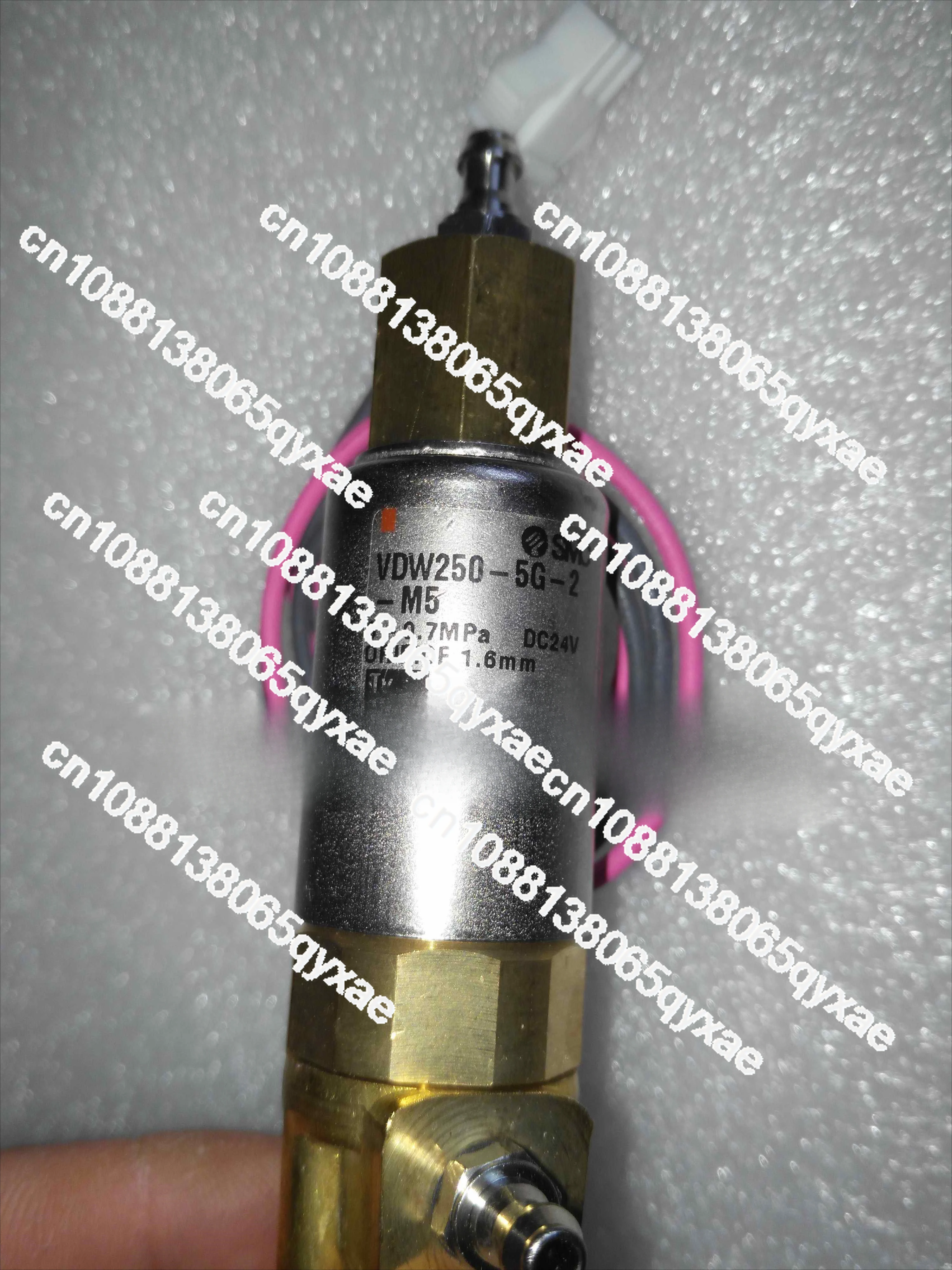 New Japan Imported Smc Direct-acting Solenoid Valve Vdw250-5g-2-m5 0-0.7mpa Dc24v