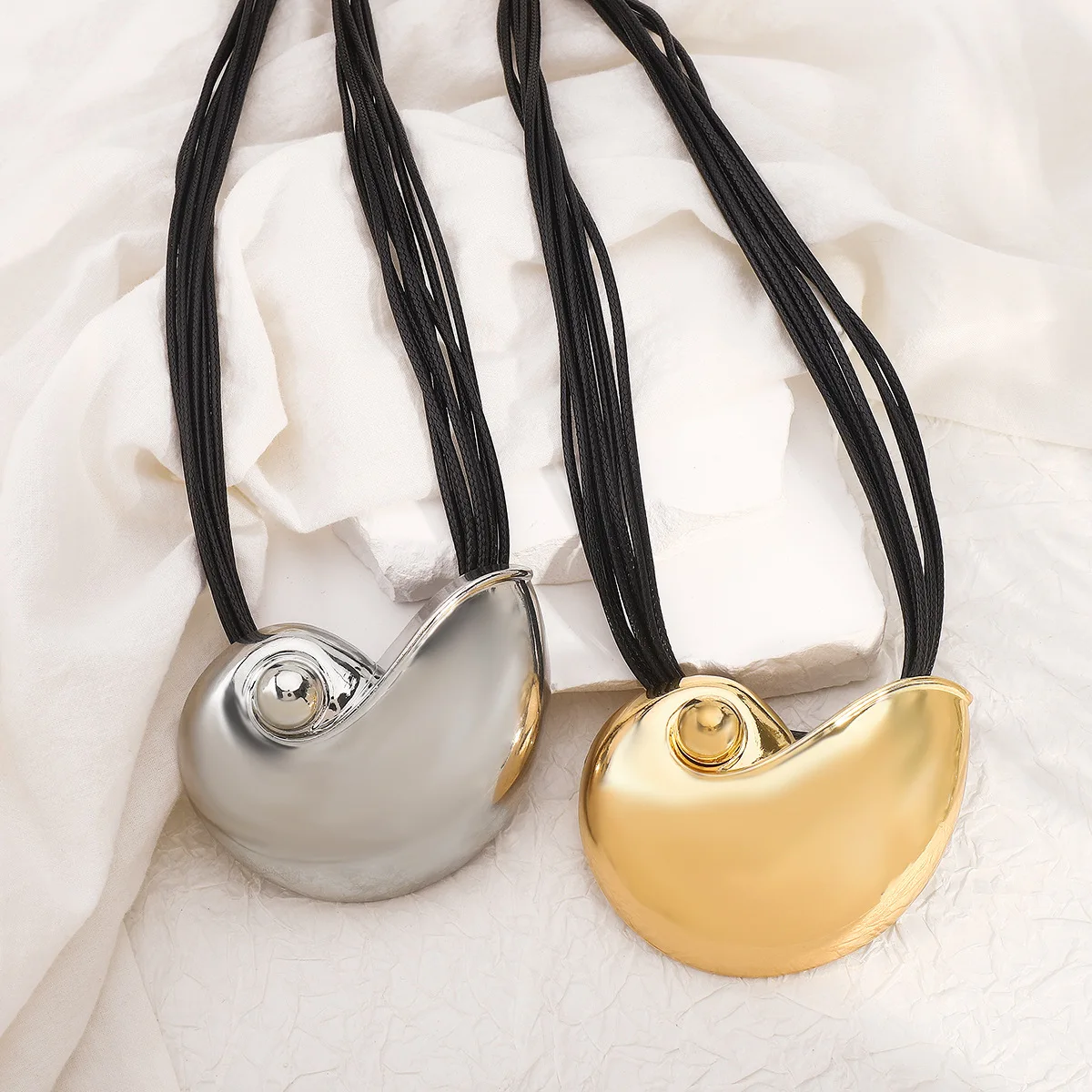 

Летнее ожерелье из вощеного шнура с морской раковиной ZA: Креативное, экстравагантное, геометрическое, крупное, в стиле Asarum insigne