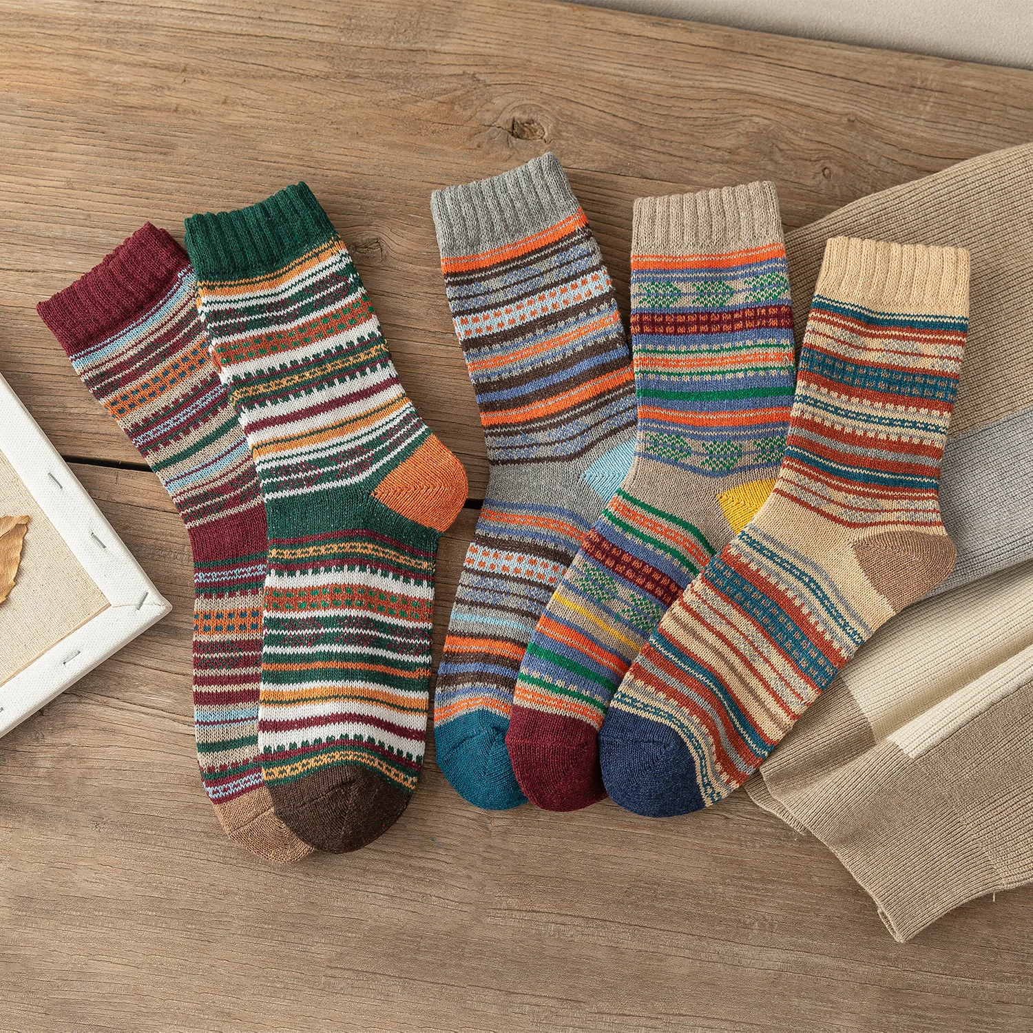 

5Pairs/lot Witner Socks Men Socks Male Female Lover Socks Thick Warm Socks Vintage Sock Colorful Gift Free size EUR 37-43