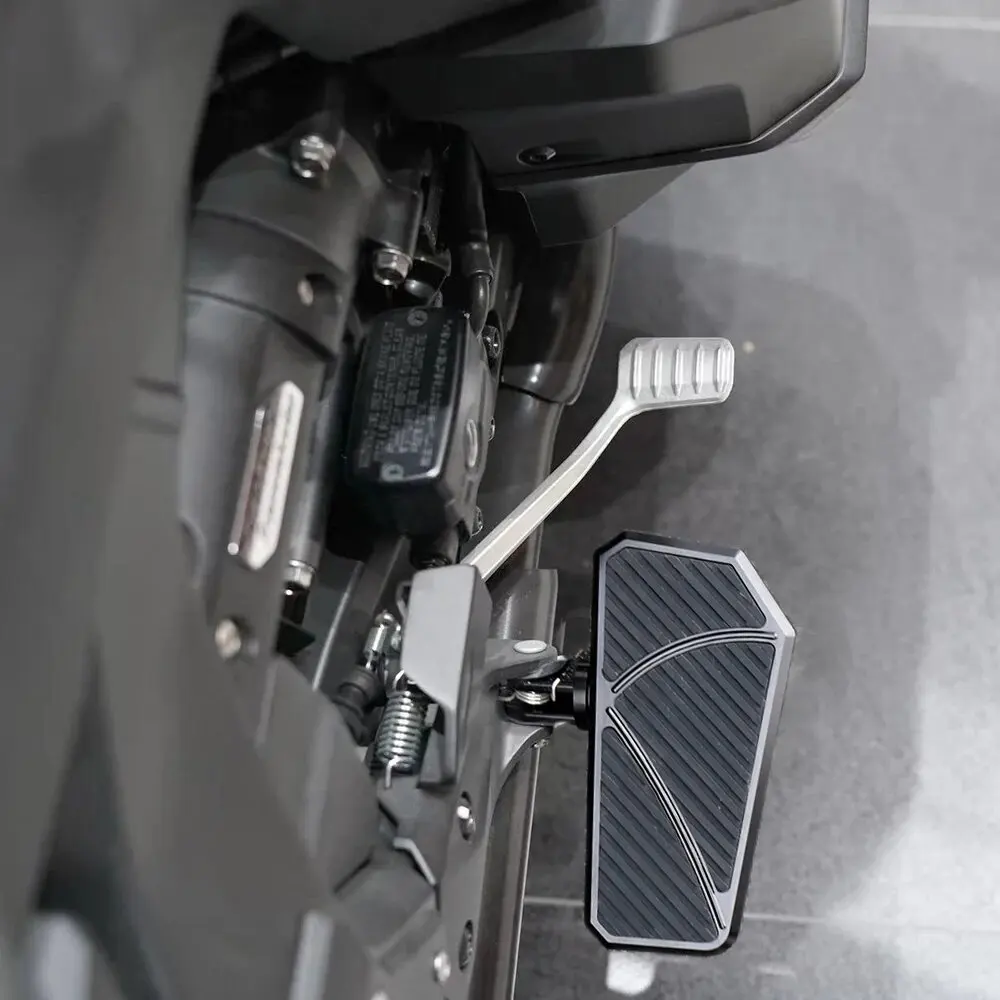 

For Honda Gold Wing GL1800 F6B 2021-2024 Motorcycle driver, front foot pedal, riding foot pedal, wide foot pedal