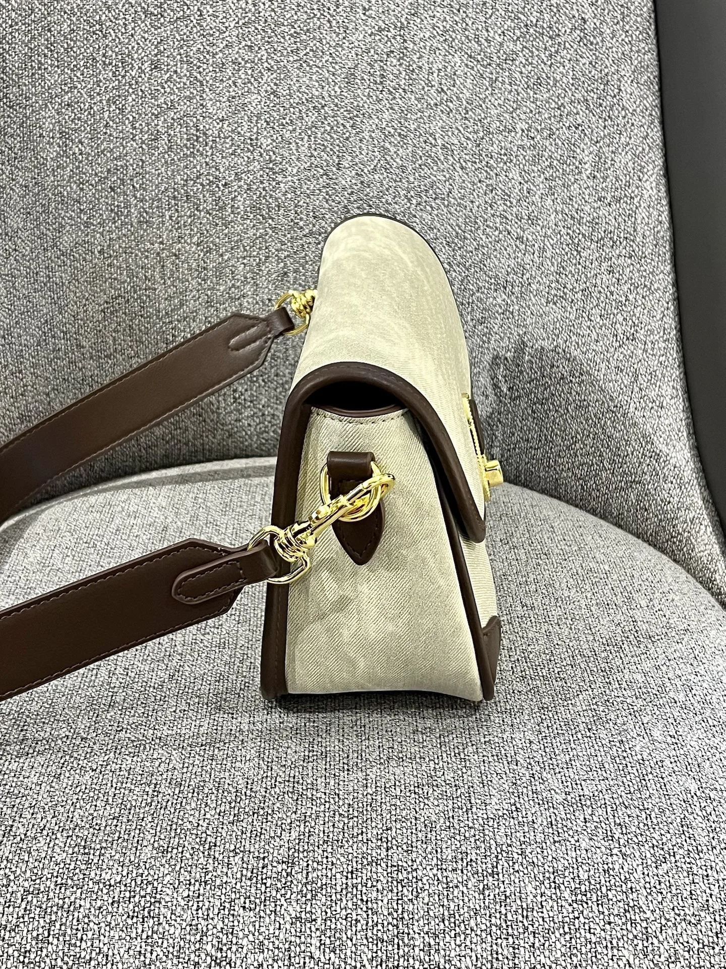 amiciyah-retro-high-end-color-block-bread-bag-women's-commuter-shoulder-bag-versatile-crossbody-handbag-leather-purse