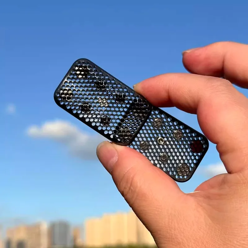 All-zirconium Alloy Black-plated Hollow Coral EDC Unlimited Mechanical Metal Fingertip Push Card Decompression Desktop Toy