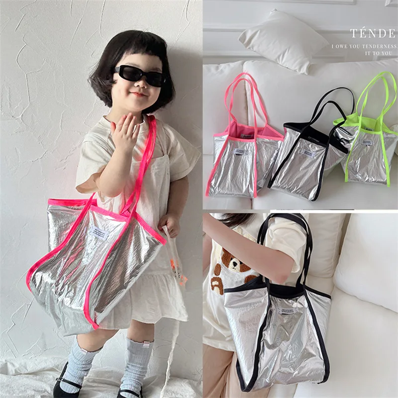 

Детская сумка, 2024, двухсторонняя, новая корейская сумка с буквенным принтом, большая вместительная сумка на плечо для девочек, сумка для обеда для мамы, детские аксессуары